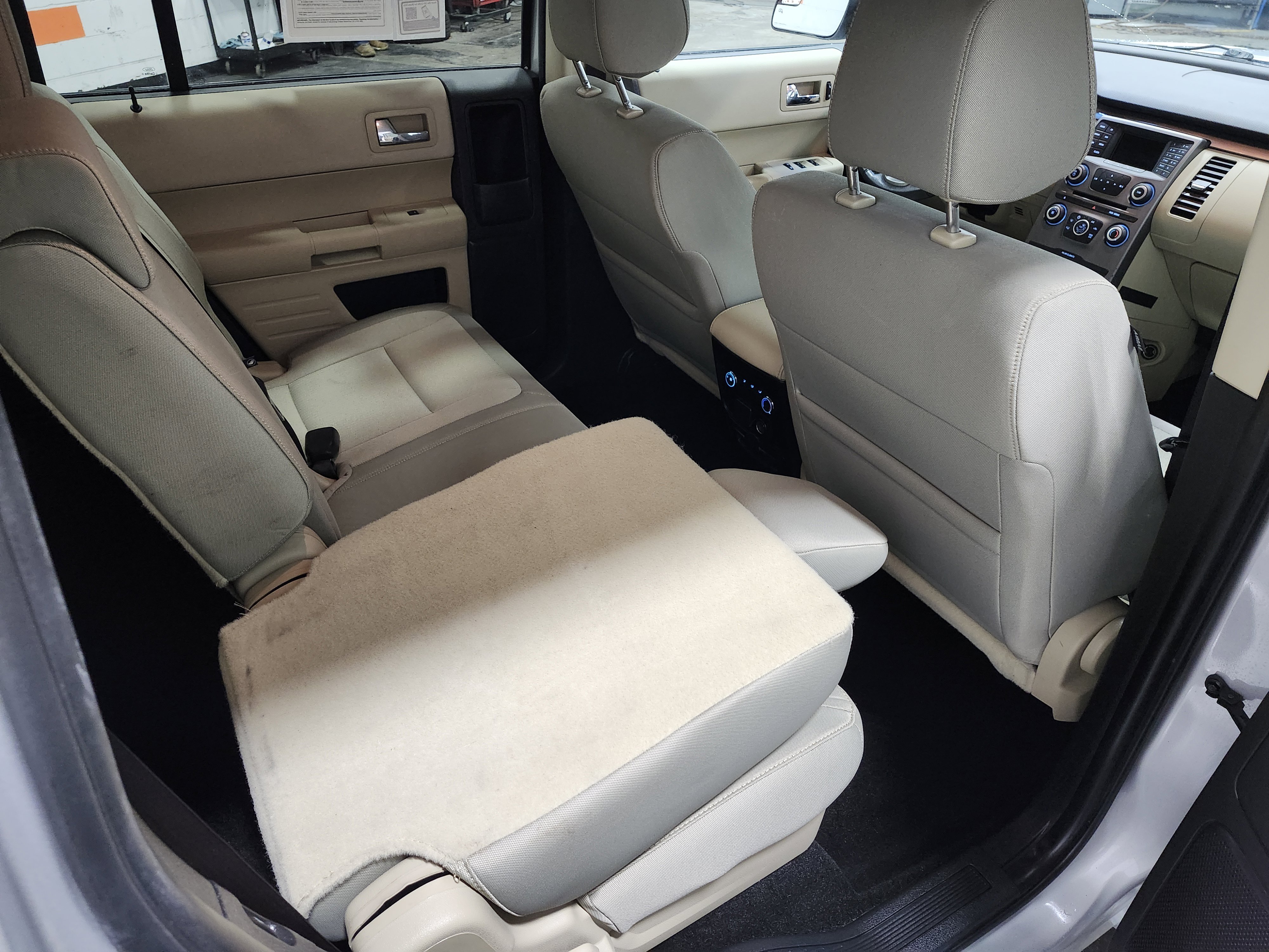 Used 2019 Ford Flex SE image 18