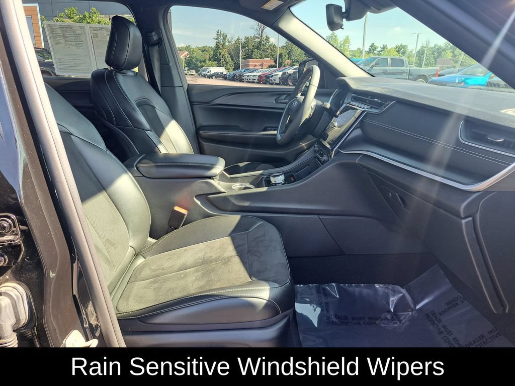 Certified 2024 Jeep Grand Cherokee L Altitude AWD/4WD image 31