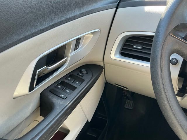 Used 2014 Chevrolet Equinox LS image 24