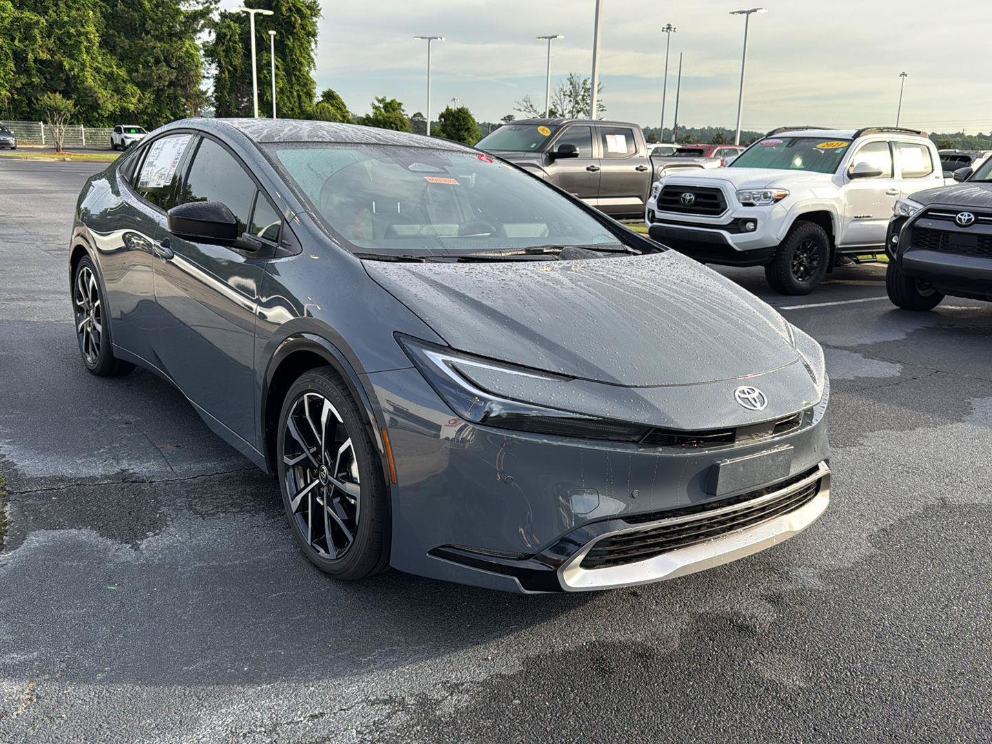 New 2025 Toyota Prius Plug-In Hybrid FWD image 6