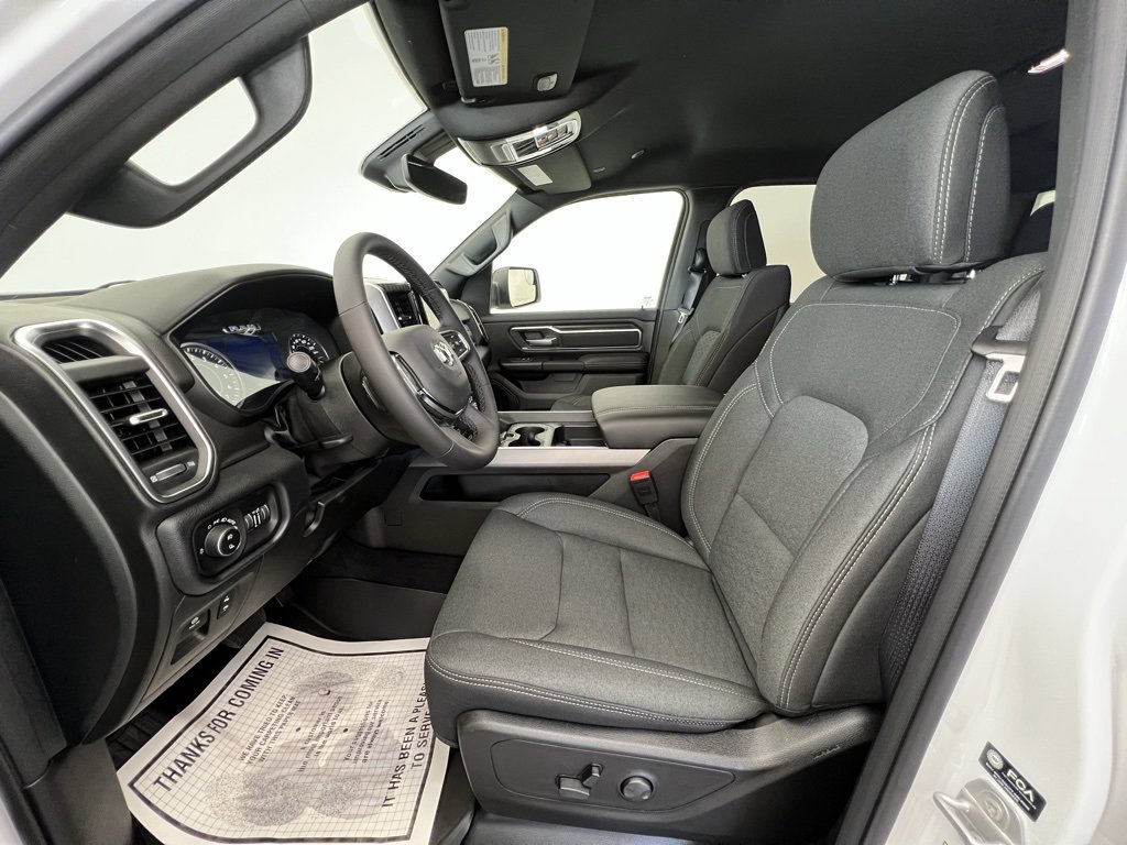 New 2026 RAM 1500 4x4 Crew Cab image 4