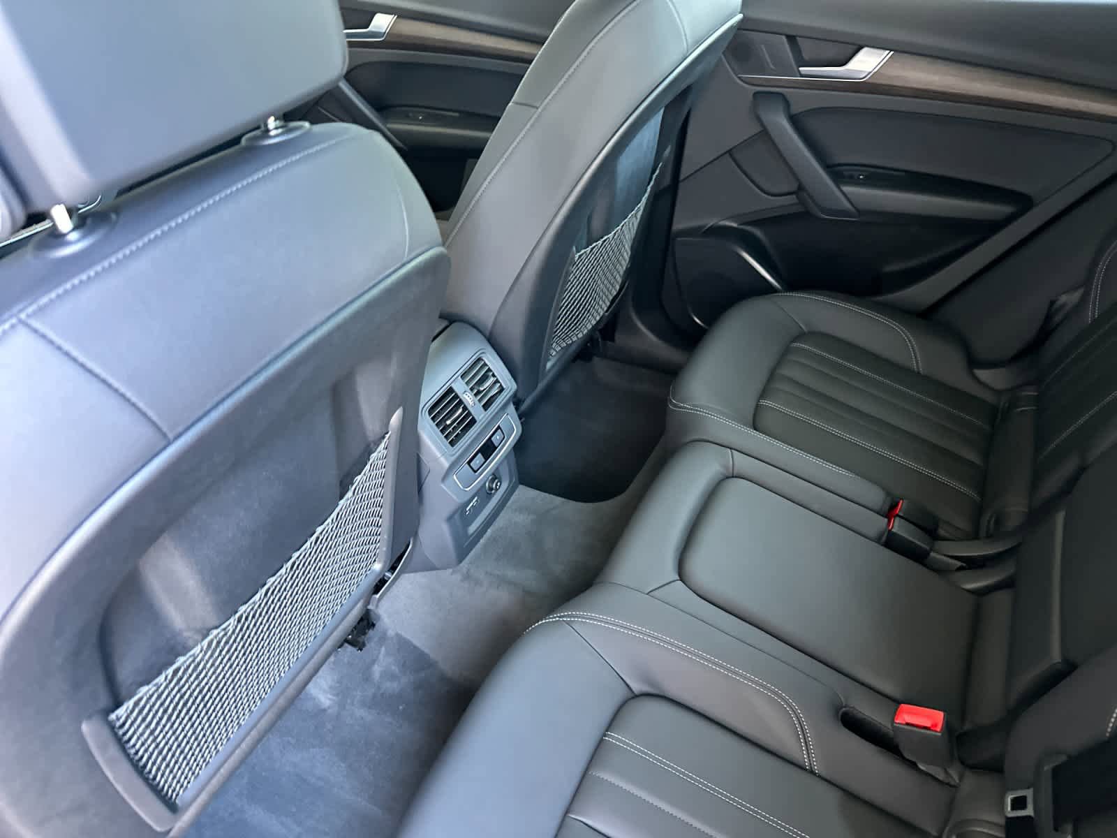 Used 2023 Audi Q5 2.0T Premium w/ Convenience Package AWD/4WD image 4