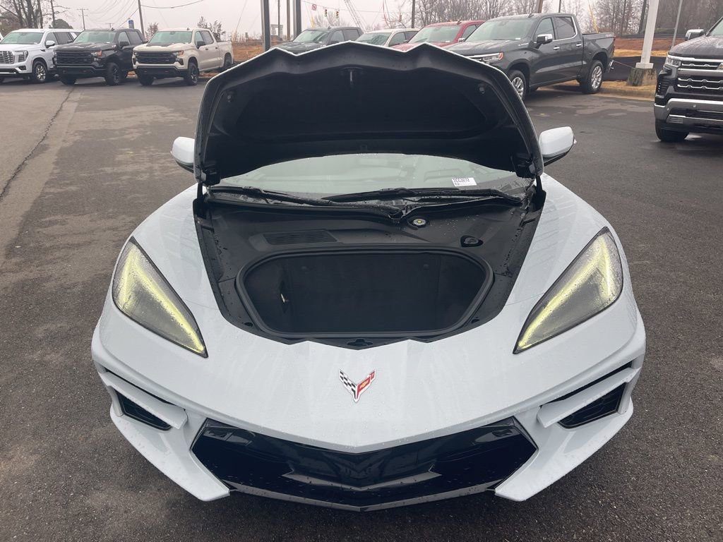 Used 2021 Chevrolet Corvette Stingray Preferred Cpe w/ Chrome Exterior Badge Package image 33