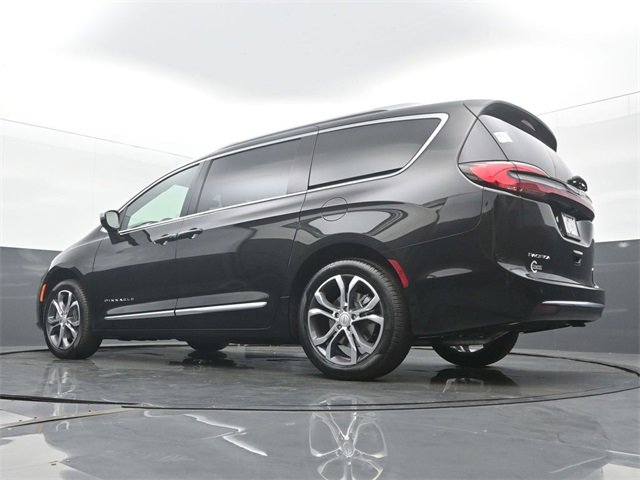 New 2026 Chrysler Pacifica Pinnacle image 48
