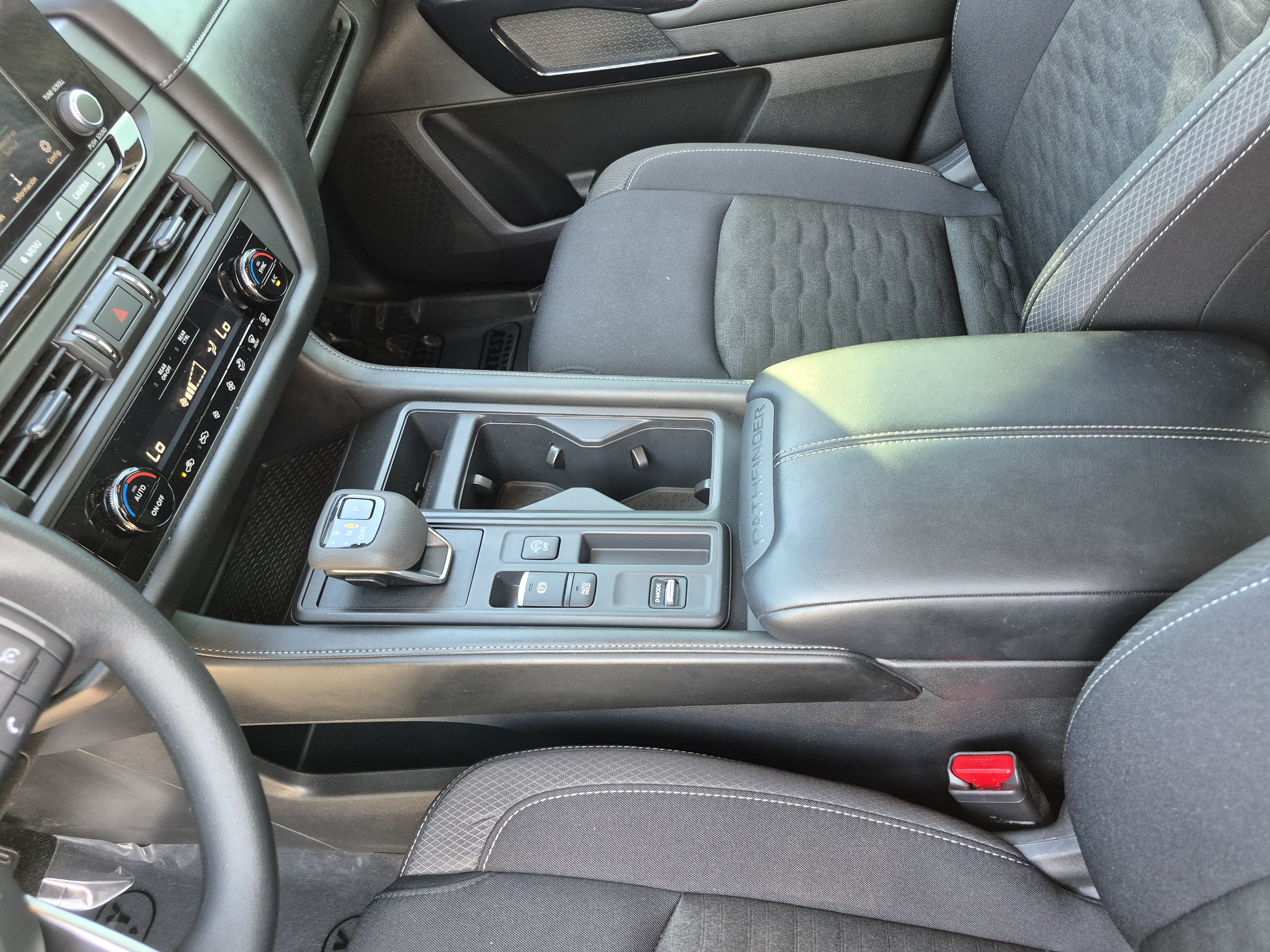 Certified 2025 Nissan Pathfinder S FWD image 25