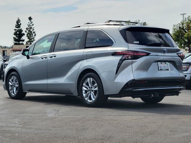 Used 2021 Toyota Sienna Limited FWD image 2