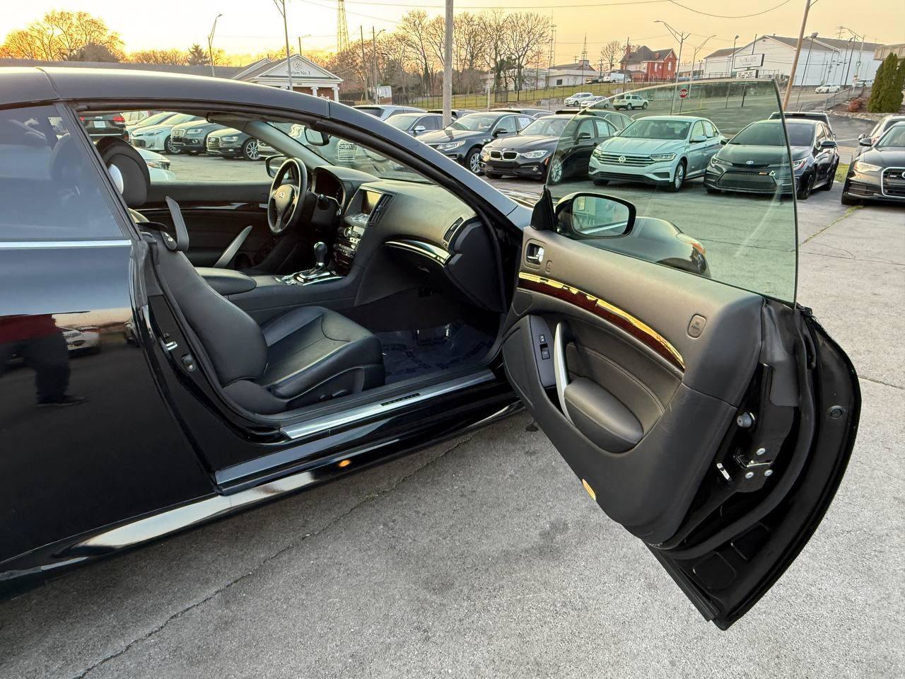 Used 2012 INFINITI G37 Convertible w/ Premium Pkg RWD image 22