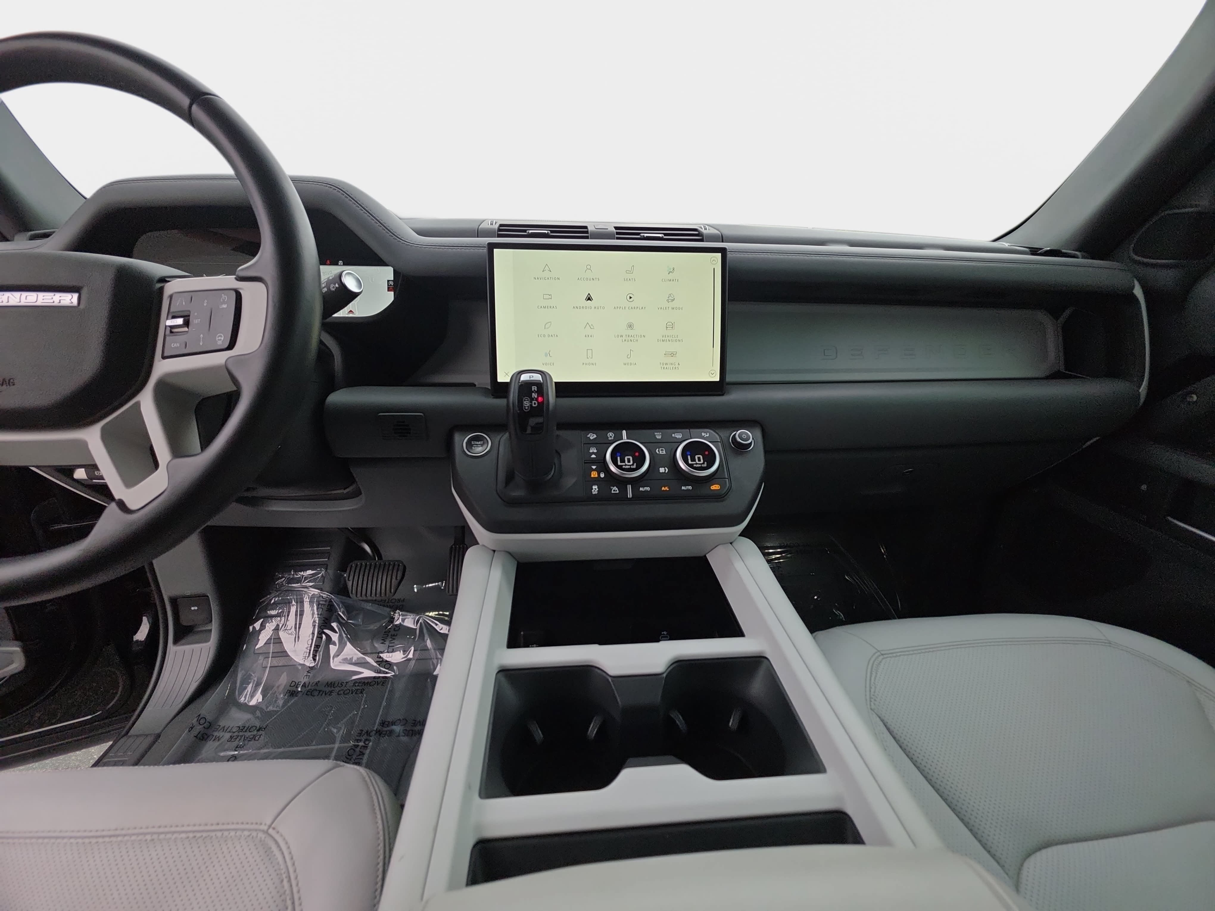 Certified 2025 Land Rover Defender 130 X-Dynamic SE AWD/4WD image 21