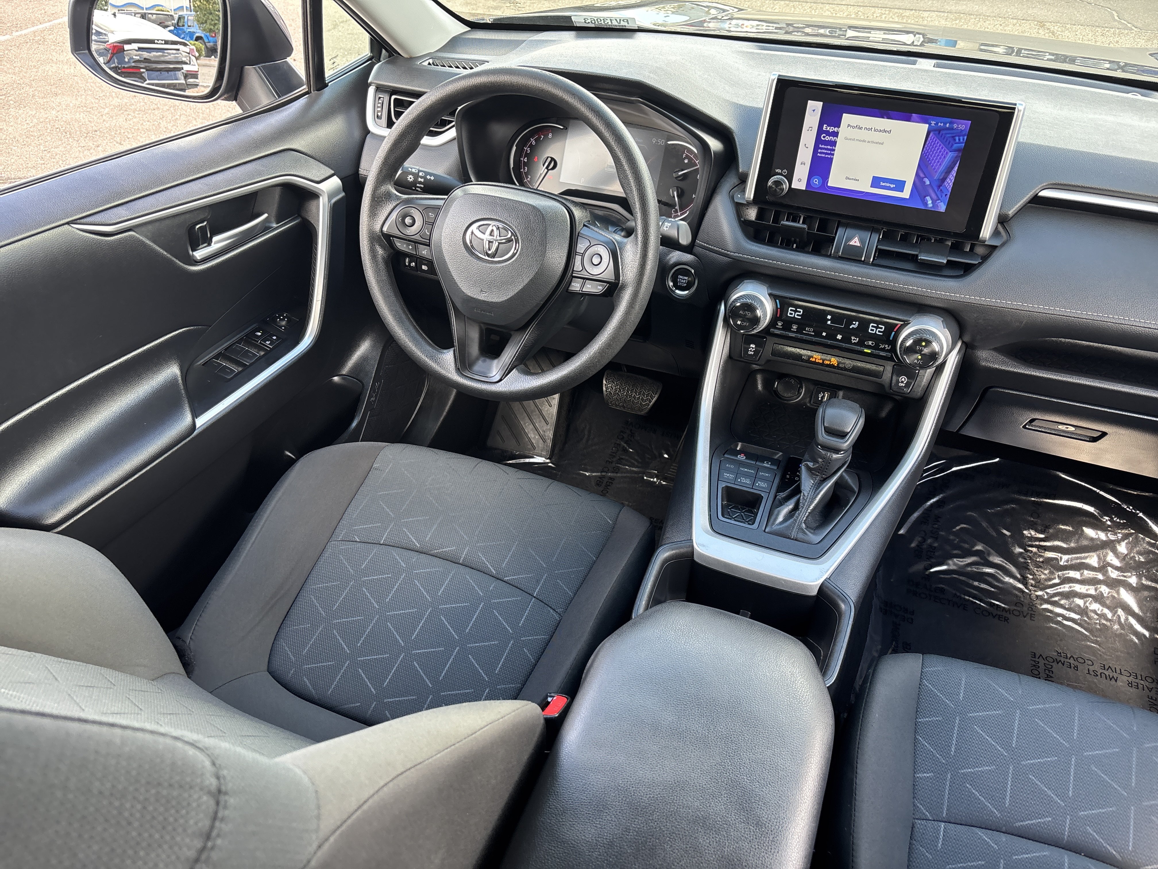 Used 2023 Toyota RAV4 XLE AWD/4WD image 13