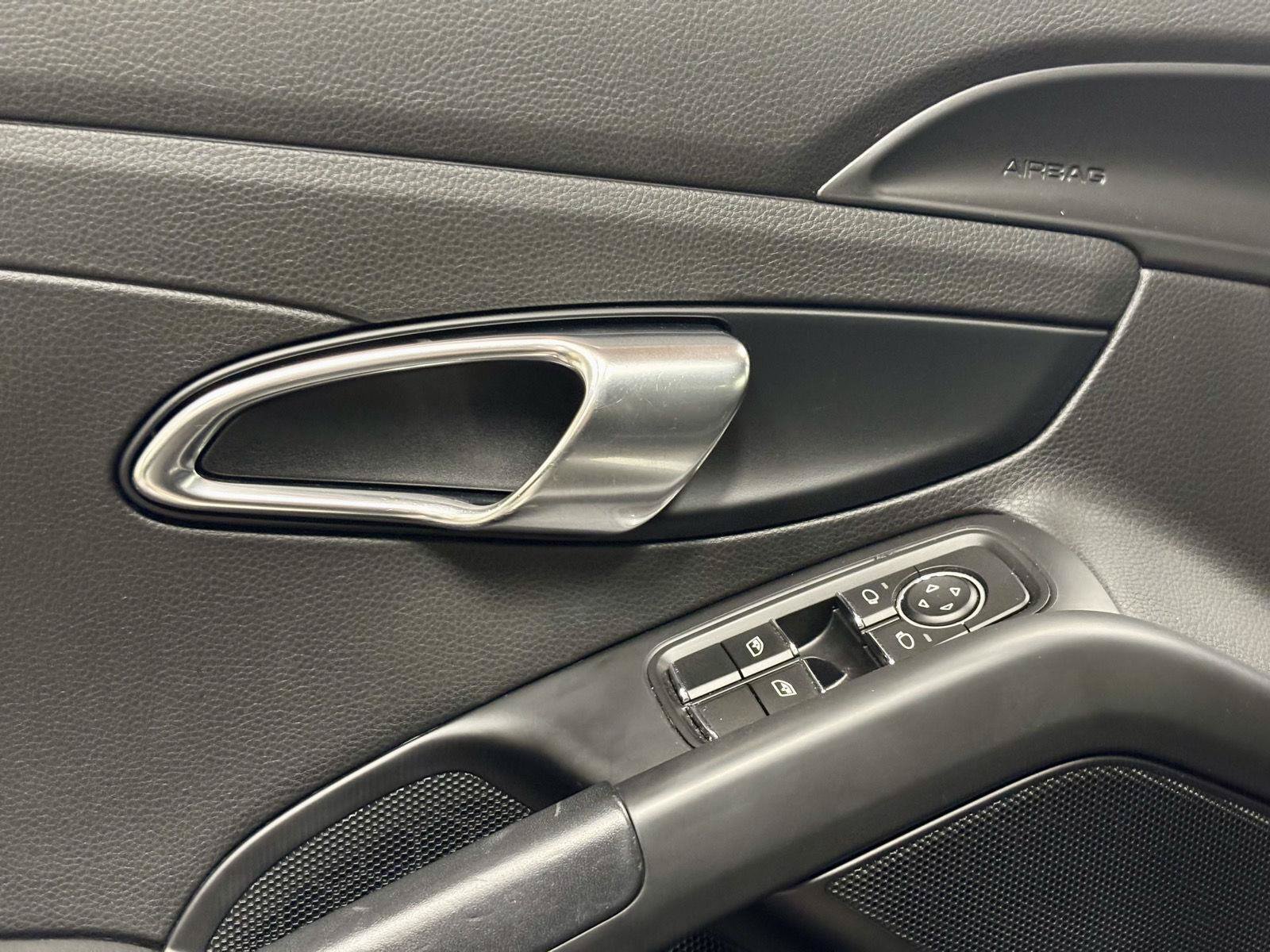 Used 2015 Porsche Cayman RWD image 14