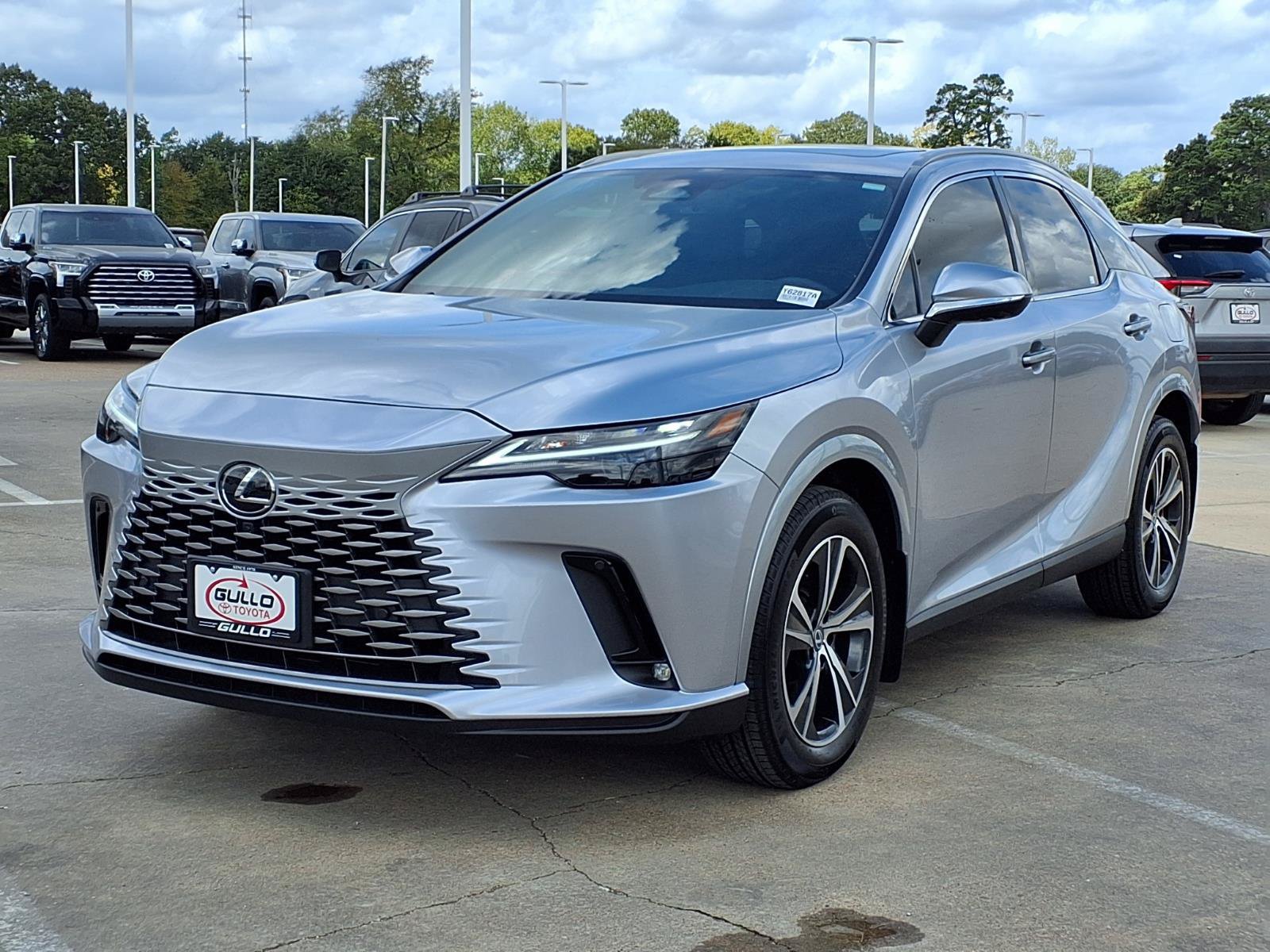Used 2026 Lexus RX 350h w/ Convenience Package AWD/4WD image 3