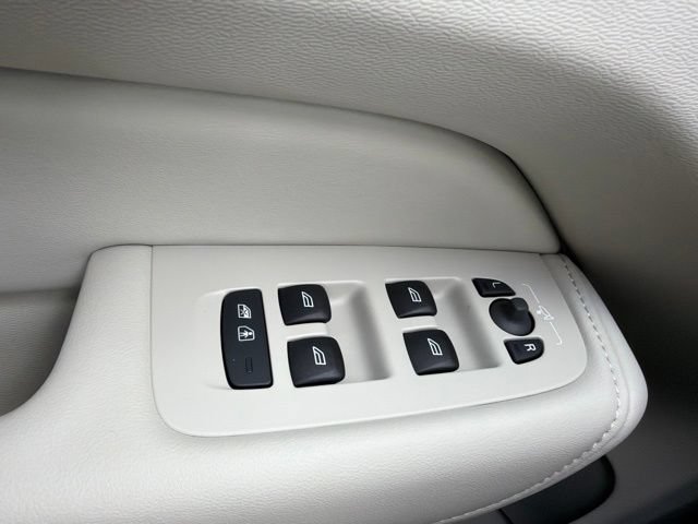 New 2027 Volvo XC60 B5 Ultra AWD/4WD image 23