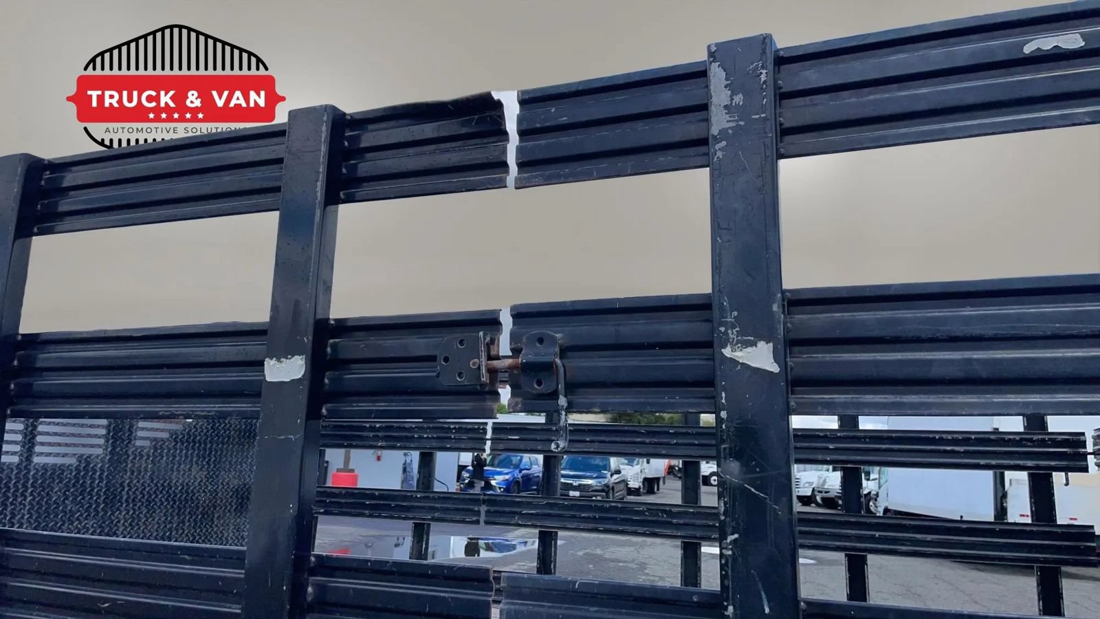 Used 2019 GMC Savana 3500 RWD image 32