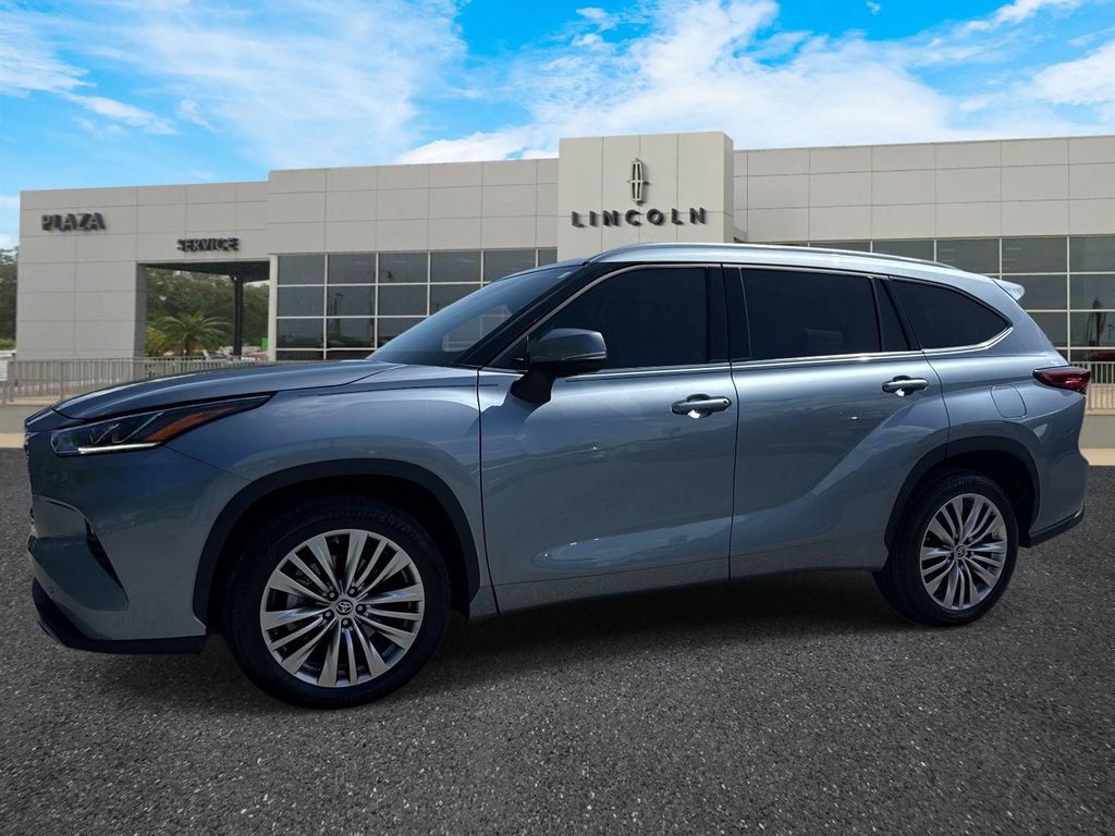 Used 2022 Toyota Highlander Platinum image 7