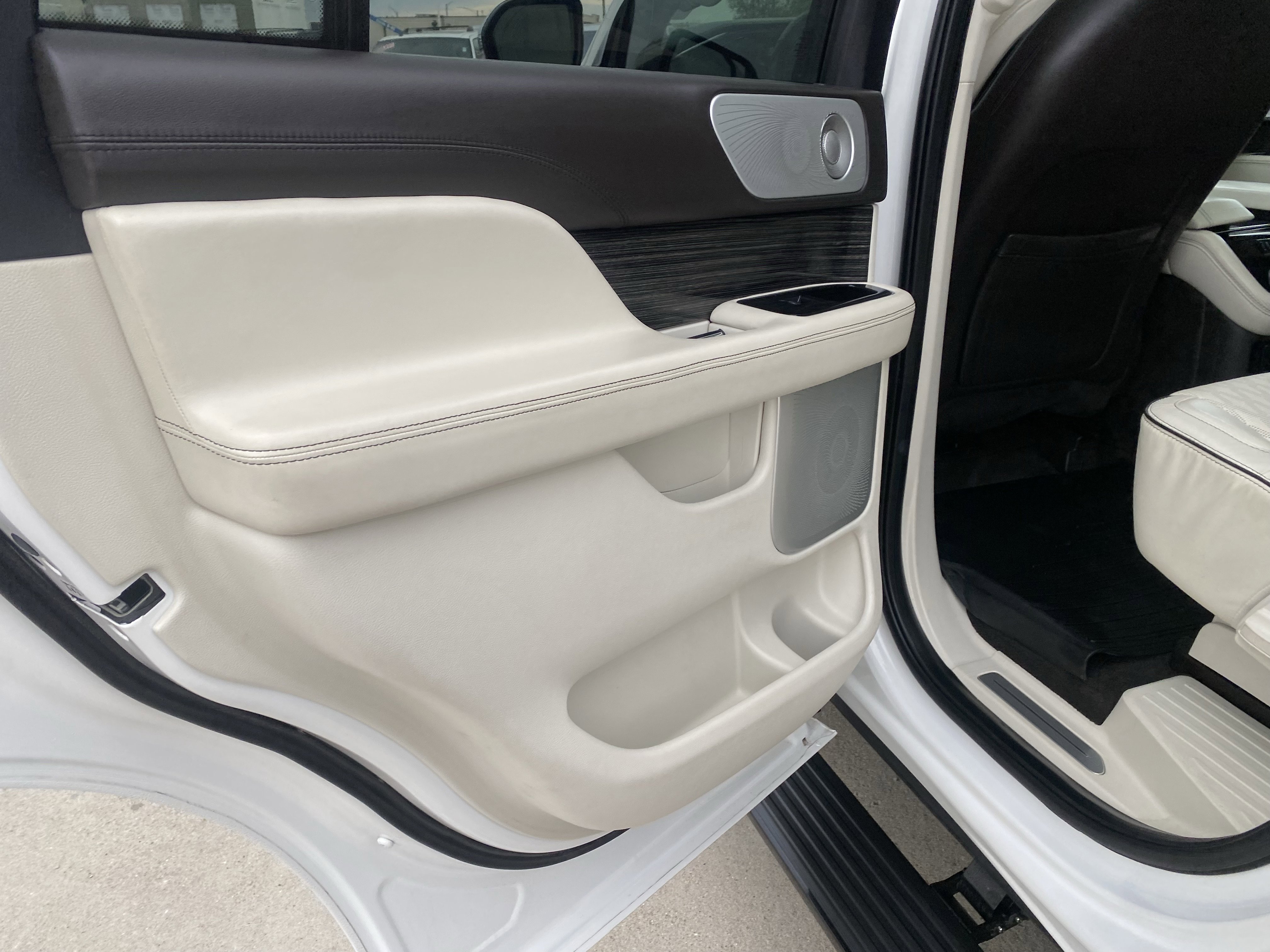 Used 2021 Lincoln Navigator Black Label image 17