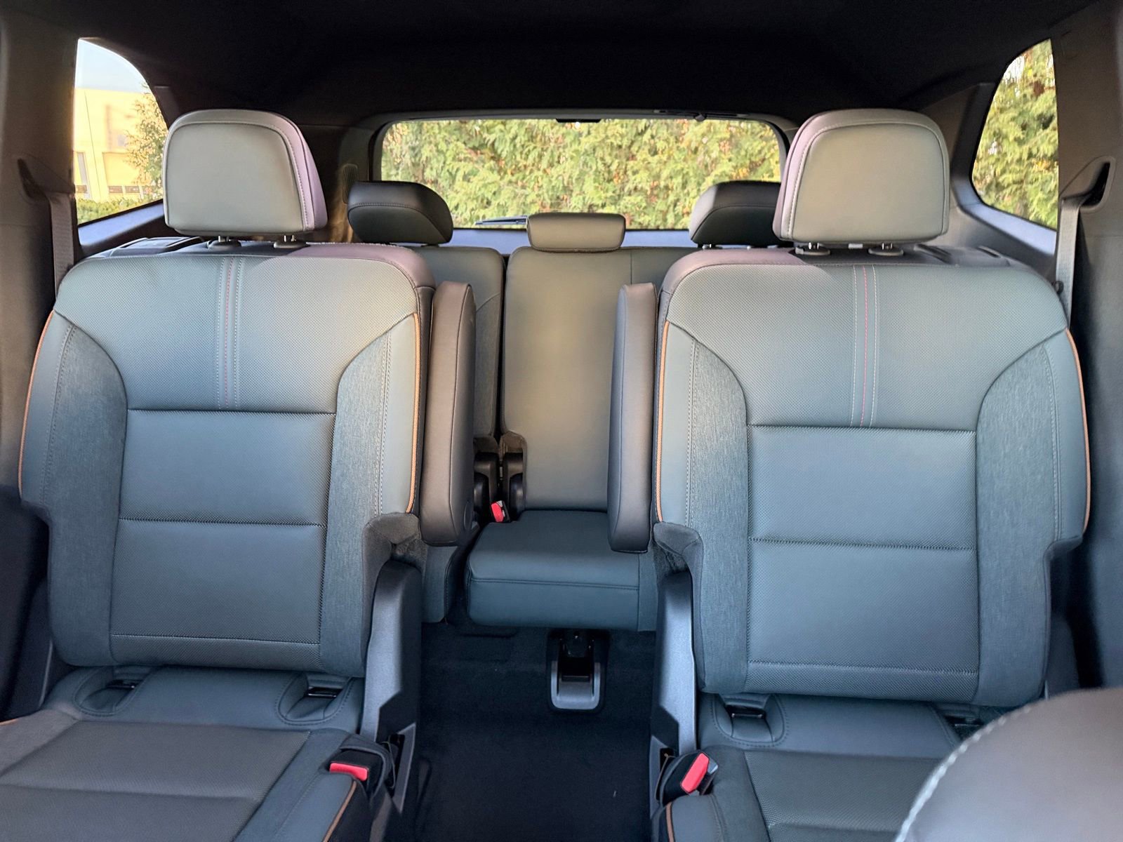 New 2026 GMC Acadia AT4 image 3