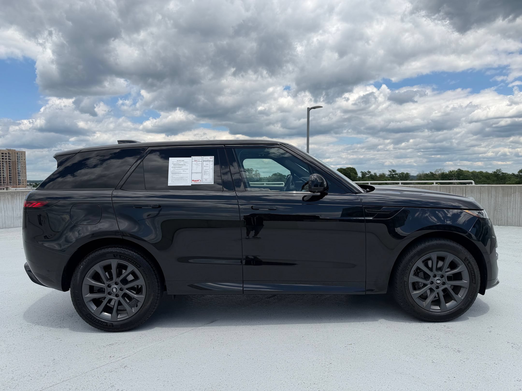 Used 2024 Land Rover Range Rover Sport Dynamic SE AWD/4WD image 8