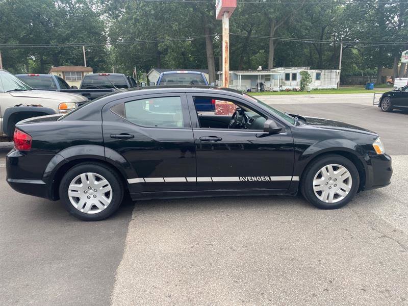 Used 2011 Dodge Avenger Express image 2