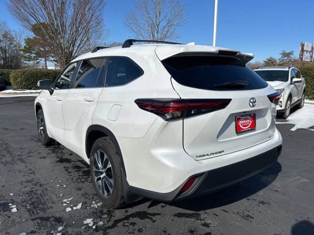 Used 2025 Toyota Highlander XLE image 8