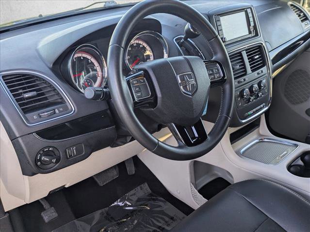 Used 2019 Dodge Grand Caravan SXT image 9