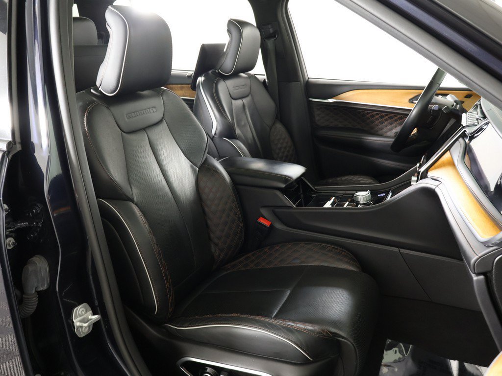 Used 2023 Jeep Grand Cherokee L Summit AWD/4WD image 41
