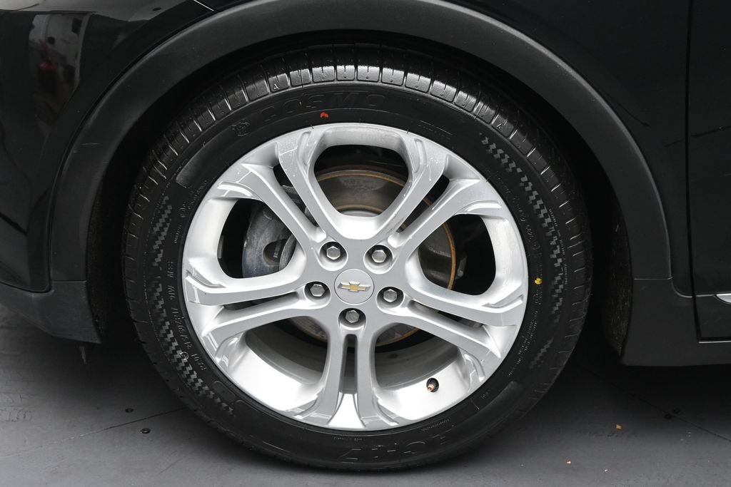 Used 2018 Chevrolet Bolt LT FWD image 32