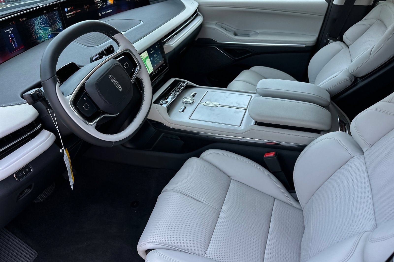 New 2026 Lincoln Navigator L Reserve AWD/4WD image 9