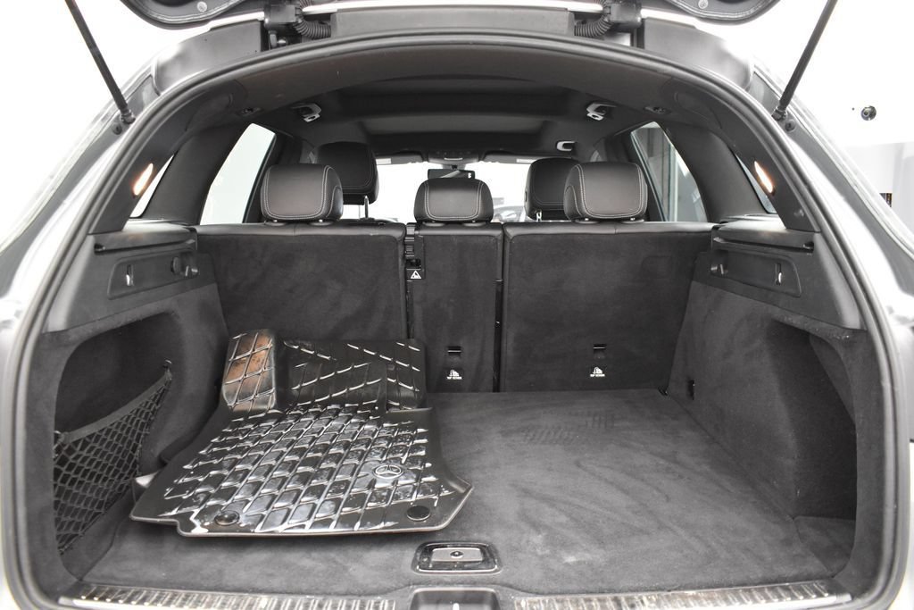 Used 2021 Mercedes-Benz GLC 300 4MATIC w/ AMG Line image 14