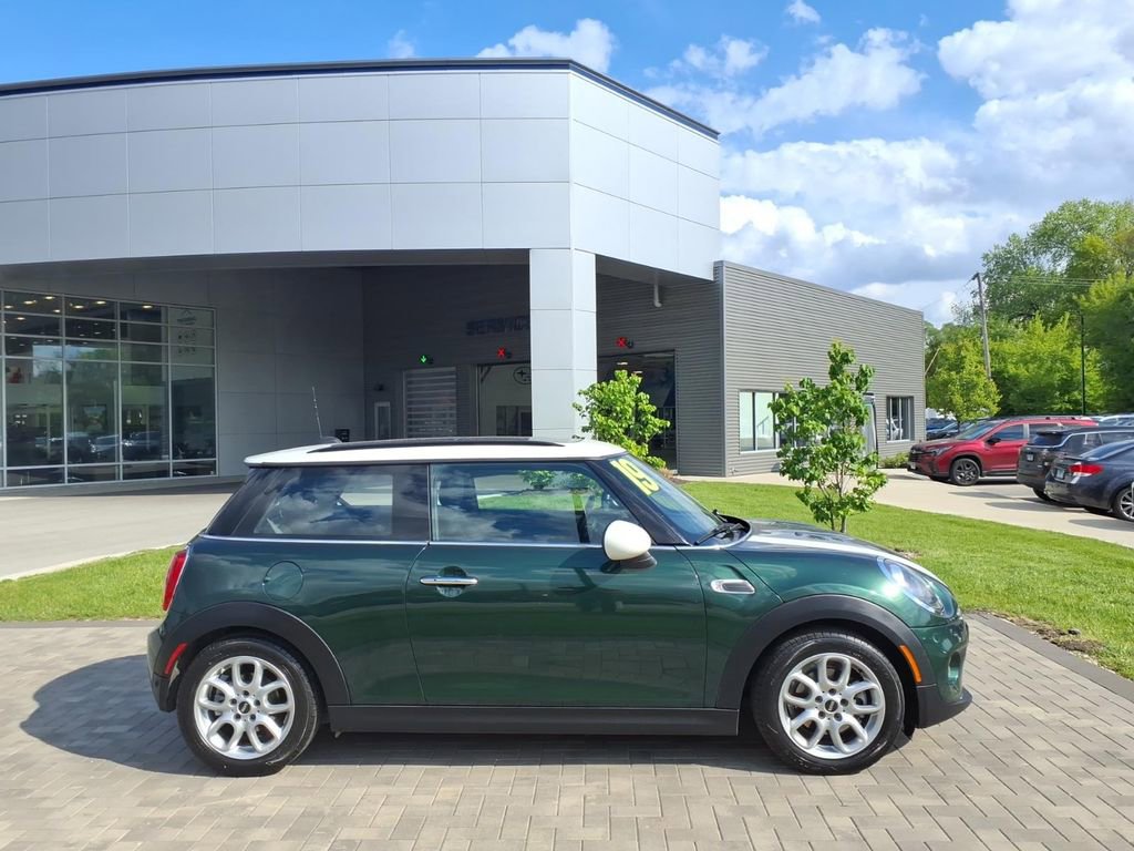 Used 2019 MINI Cooper 2-Door Hardtop w/ Signature Upholstery Package FWD image 8