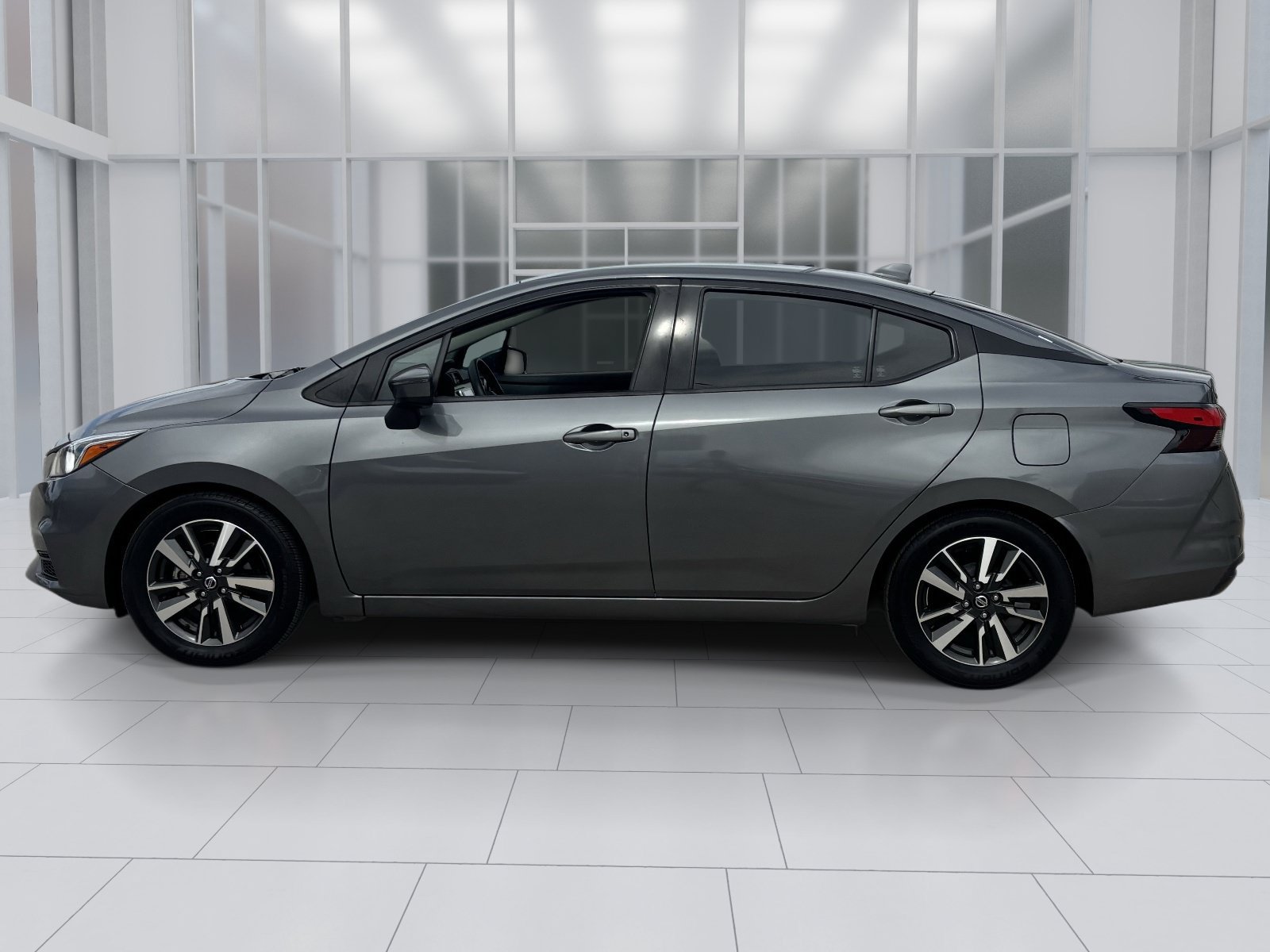 Used 2021 Nissan Versa SV FWD image 3