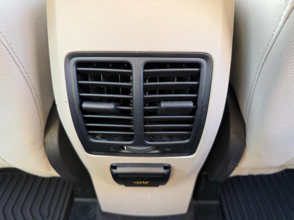 Used 2017 Ford C-MAX SE w/ Interior Protection Package image 34