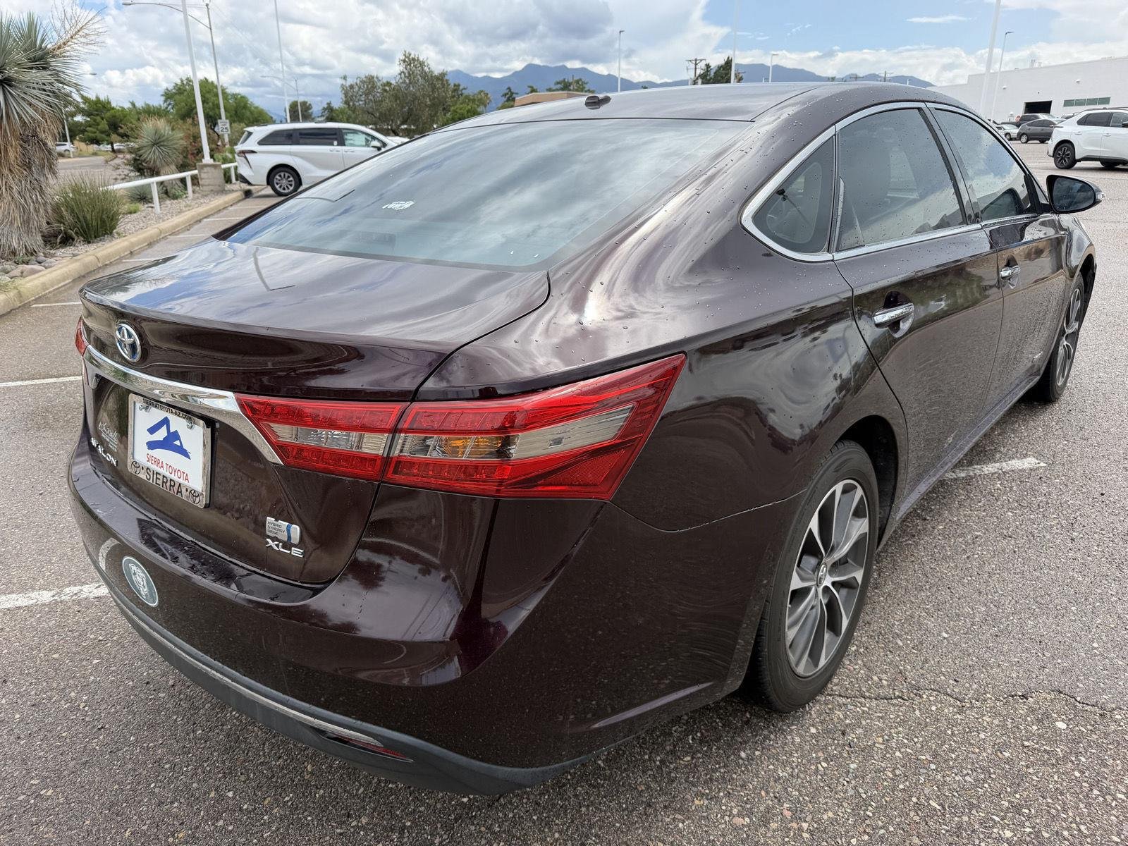 Used 2018 Toyota Avalon XLE Premium w/ All Weather Liner Package FWD image 5