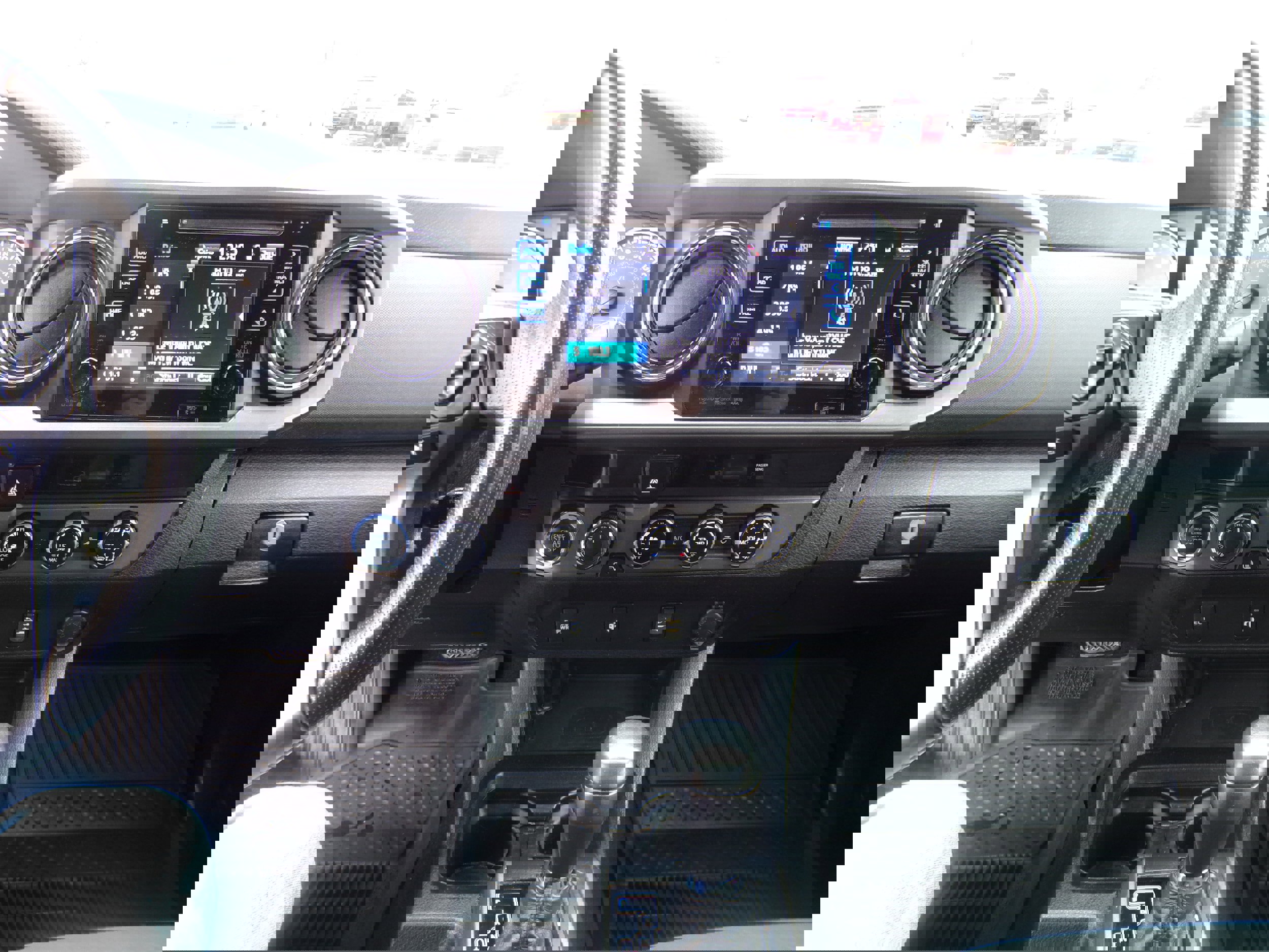 Used 2017 Toyota Tacoma SR image 9