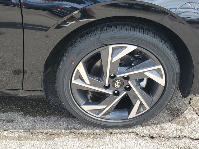 New 2026 Hyundai Elantra Limited image 6