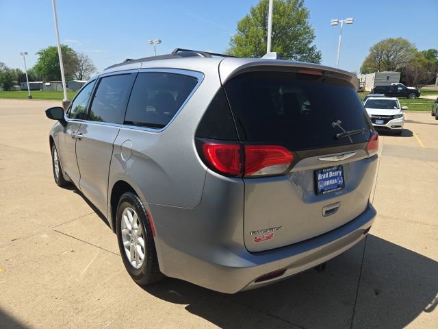 Used 2017 Chrysler Pacifica Touring FWD image 5