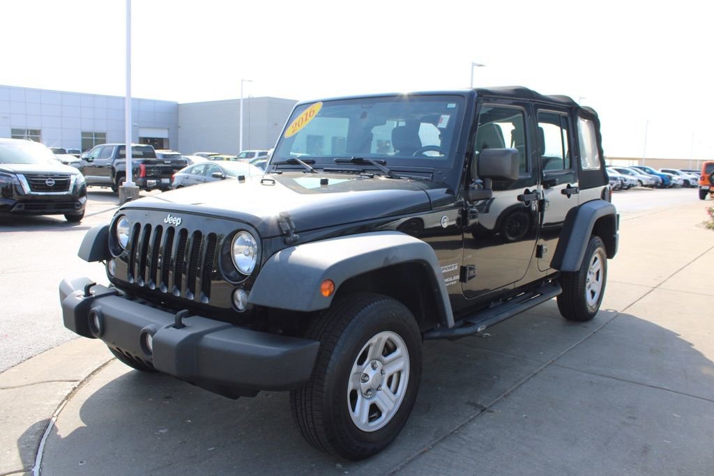 Used 2016 Jeep Wrangler Unlimited Sport w/ Max Tow Package image 3