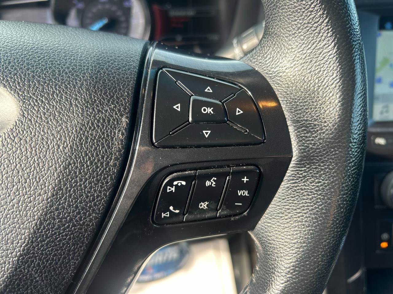 Used 2018 Ford Explorer XLT w/ Equipment Group 202A image 19