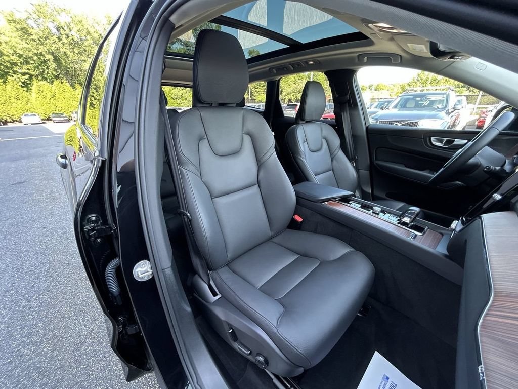 Certified 2024 Volvo XC60 B5 Plus w/ Climate Package AWD/4WD image 25
