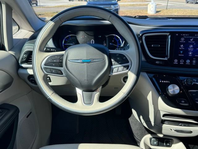 Used 2018 Chrysler Pacifica Limited w/ Advanced Safetytec Group image 17