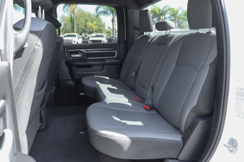 Used 2024 RAM 3500 Big Horn AWD/4WD image 36