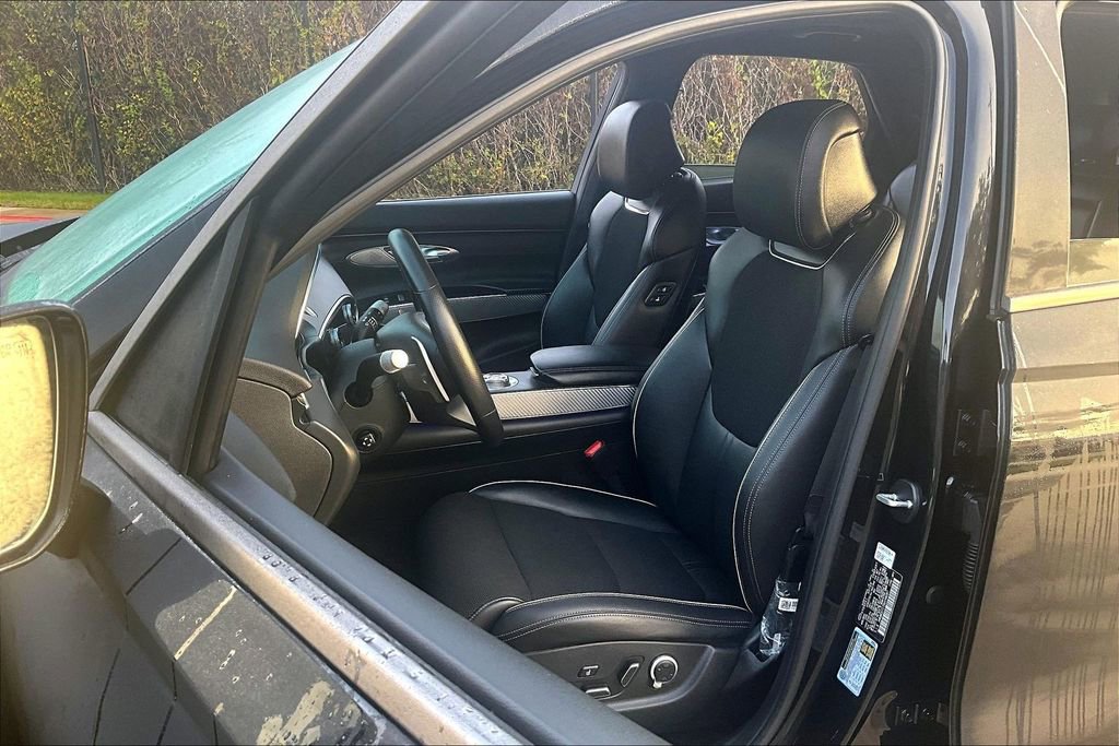 Used 2025 Genesis GV70 3.5T Sport image 31