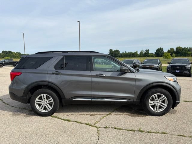 Used 2024 Ford Explorer XLT w/ Equipment Group 202A AWD/4WD image 2