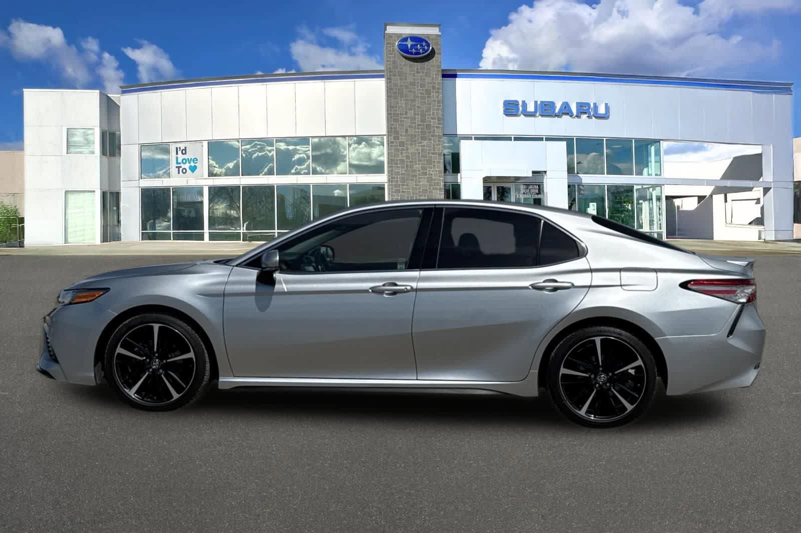 Used 2018 Toyota Camry XSE w/ Accessory Appearance Package FWD image 9