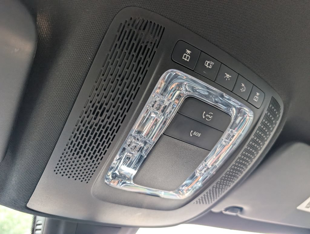 Used 2021 Mercedes-Benz GLB 250 w/ Premium Package image 19