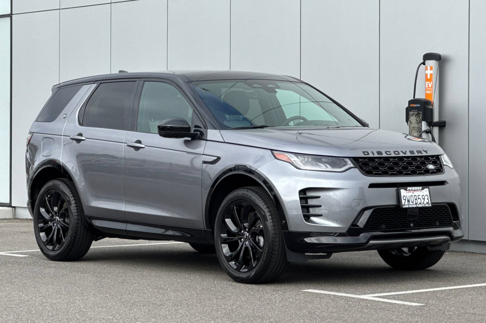 Certified 2025 Land Rover Discovery Sport Dynamic SE AWD/4WD image 7