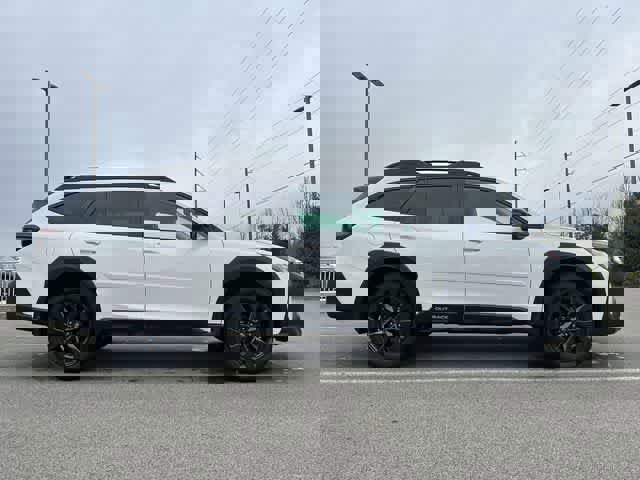 Used 2023 Subaru Outback Onyx Edition image 3