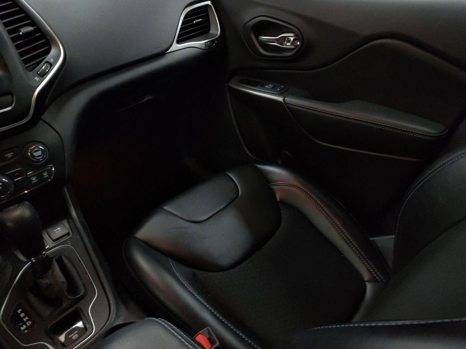 Used 2019 Jeep Cherokee Latitude Plus image 21