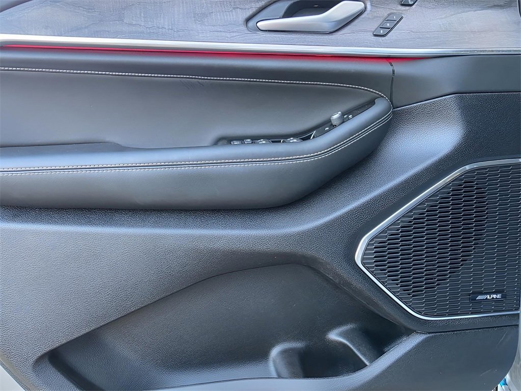 Used 2024 Jeep Grand Cherokee Overland w/ Luxury Tech Group IV image 20