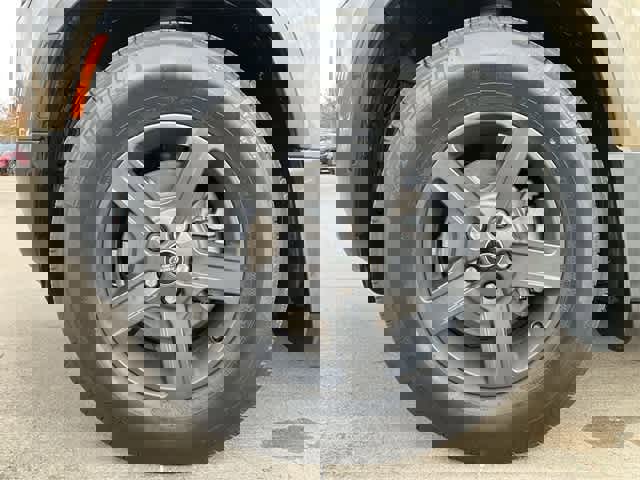 Used 2023 Land Rover Defender 110 S image 11