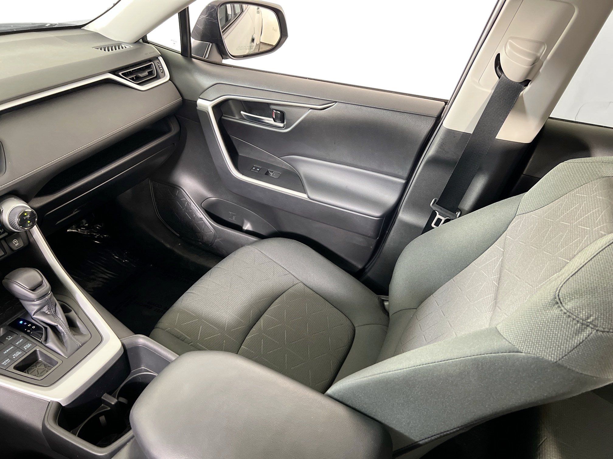 Used 2022 Toyota RAV4 XLE w/ Convenience Package AWD/4WD image 23